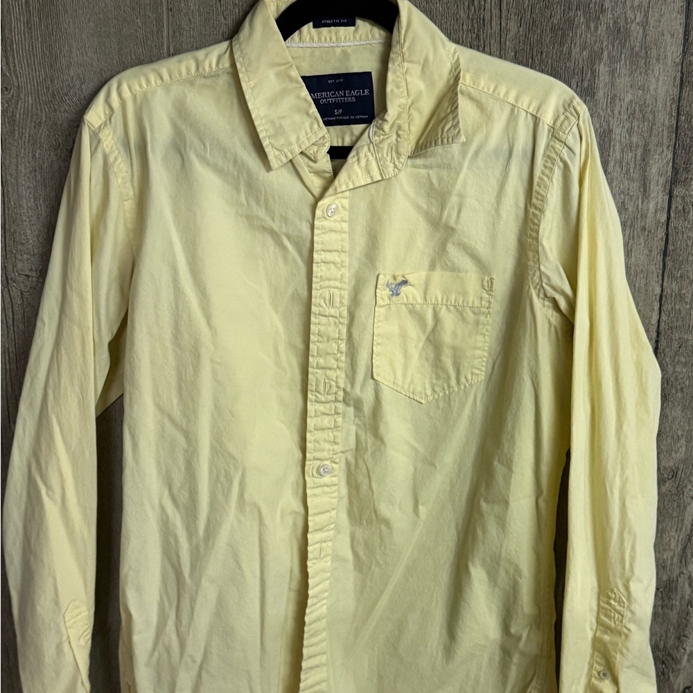 American Eagle Outfitters Men's Light Yellow Button Down Shirt